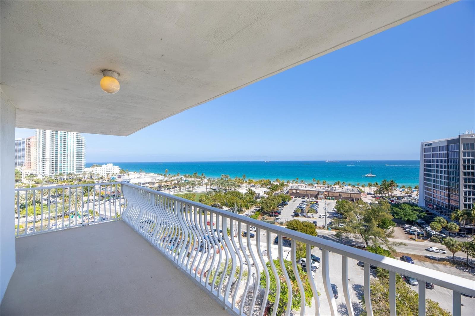 1 Las Olas Circle 1117 photo 2
