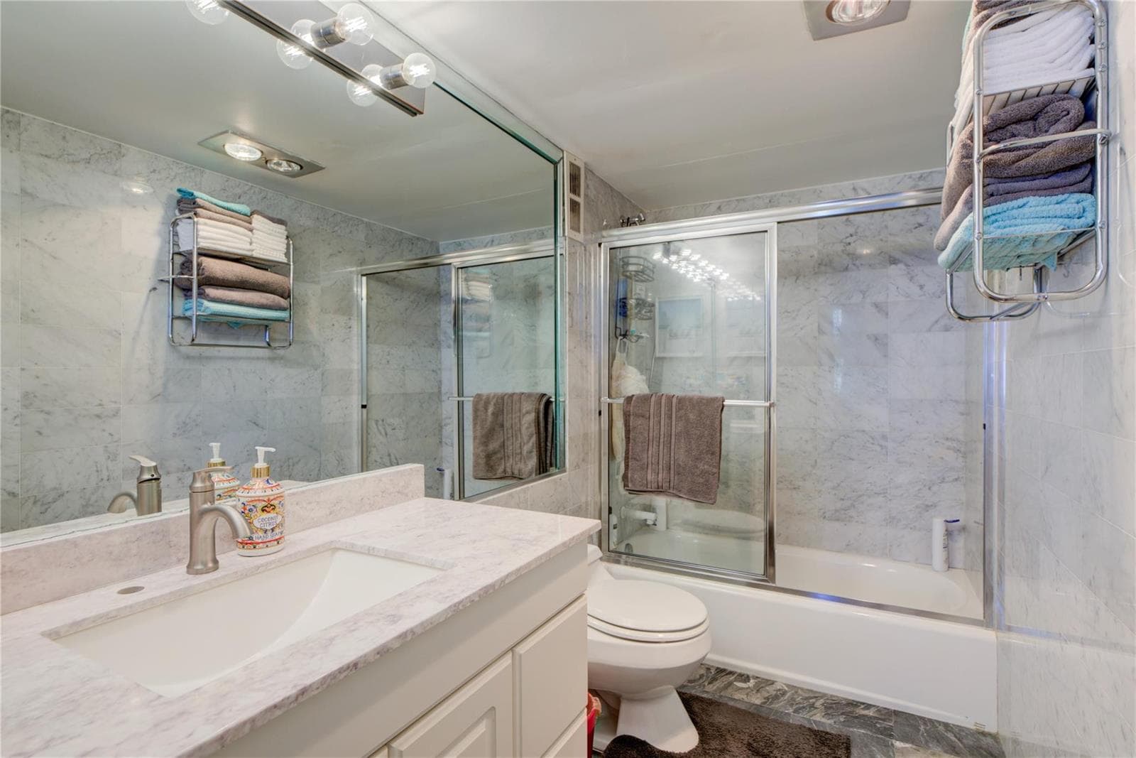 1 Las Olas Circle 1117 photo 17
