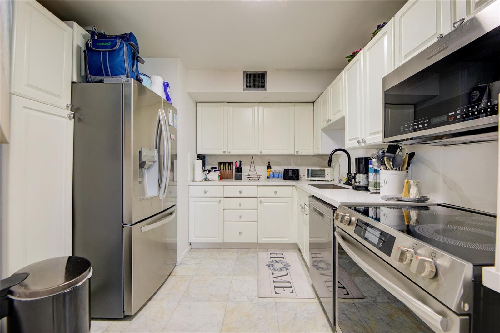 1 Las Olas Circle 1117 photo 12