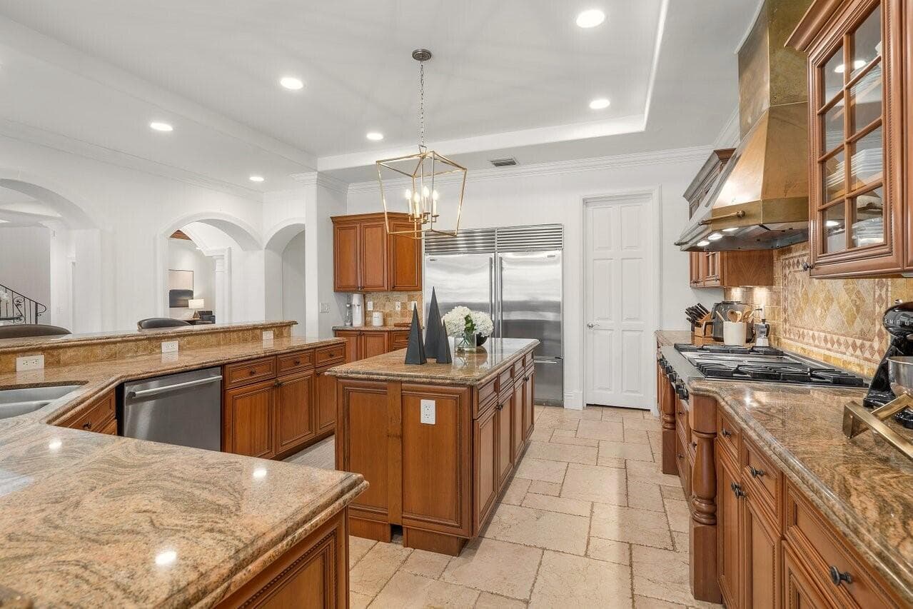 350 E Ocean Avenue photo 13