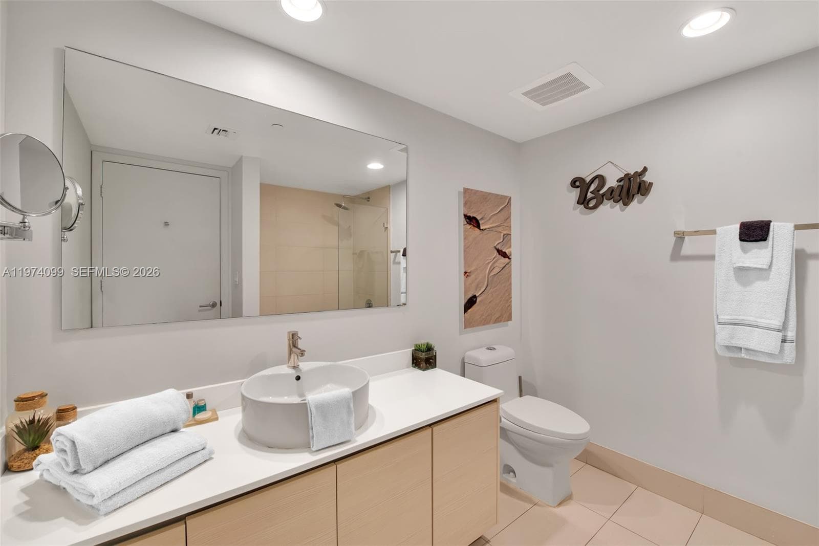 2602 E Hallandale Beach Blvd R2806 photo 24