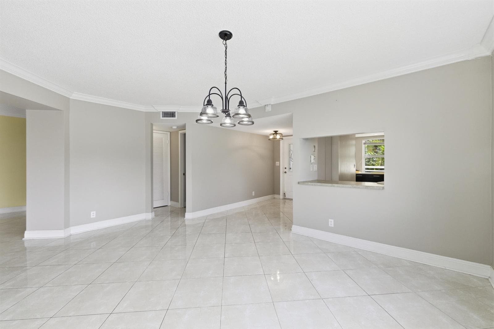 615 N Riverside Drive 301 photo 17