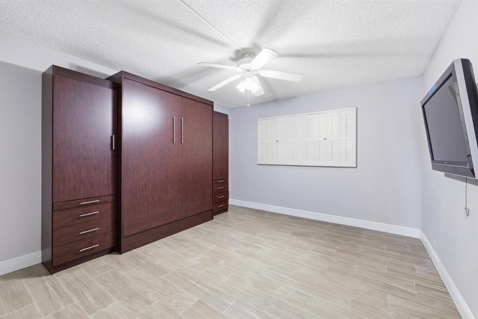 615 N Riverside Drive 301 photo 12