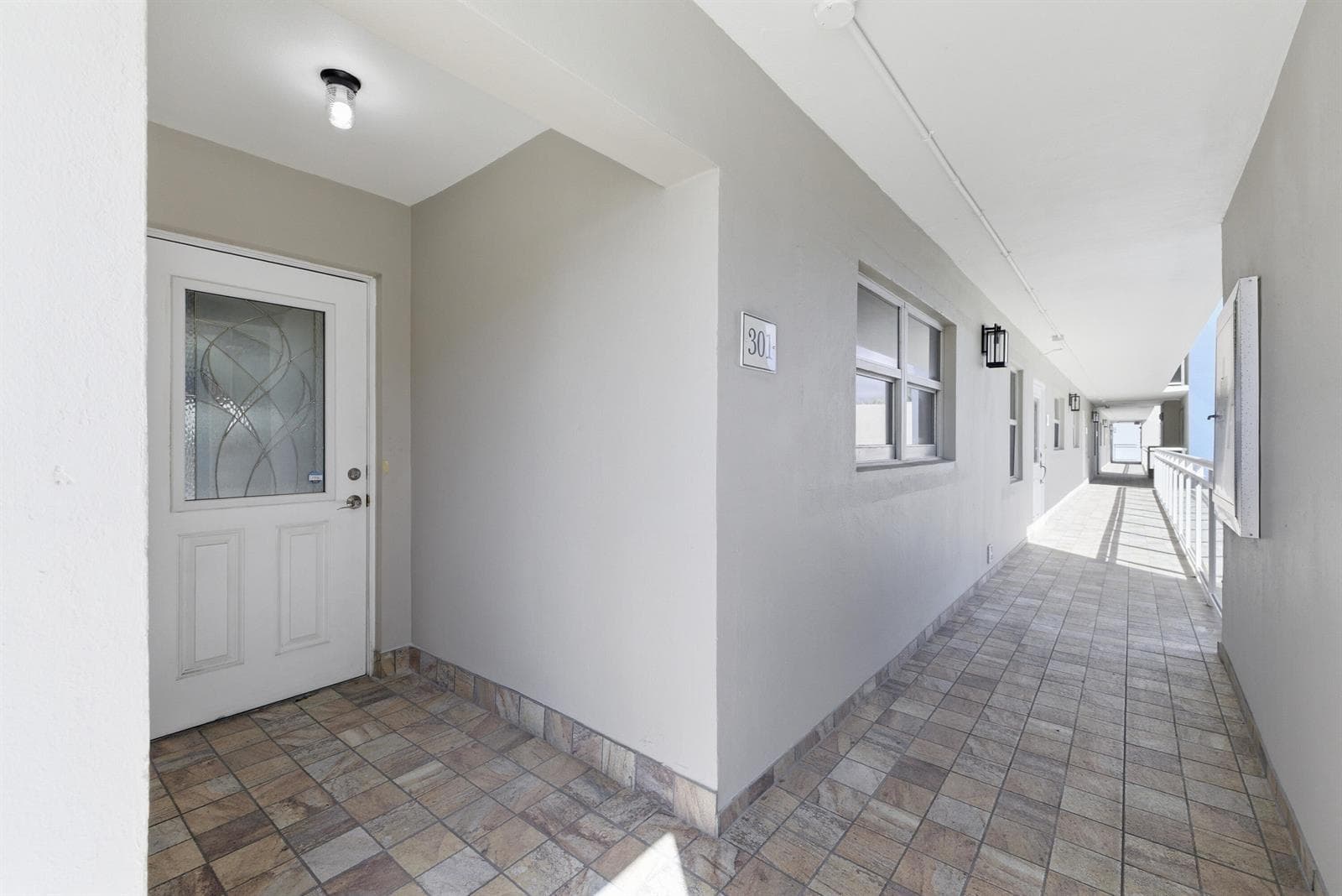 615 N Riverside Drive 301 photo 22