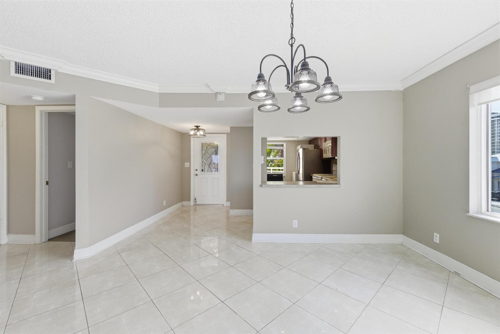 615 N Riverside Drive 301 photo 18