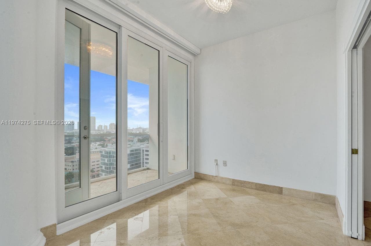 100 Lincoln Rd PH12 photo 8