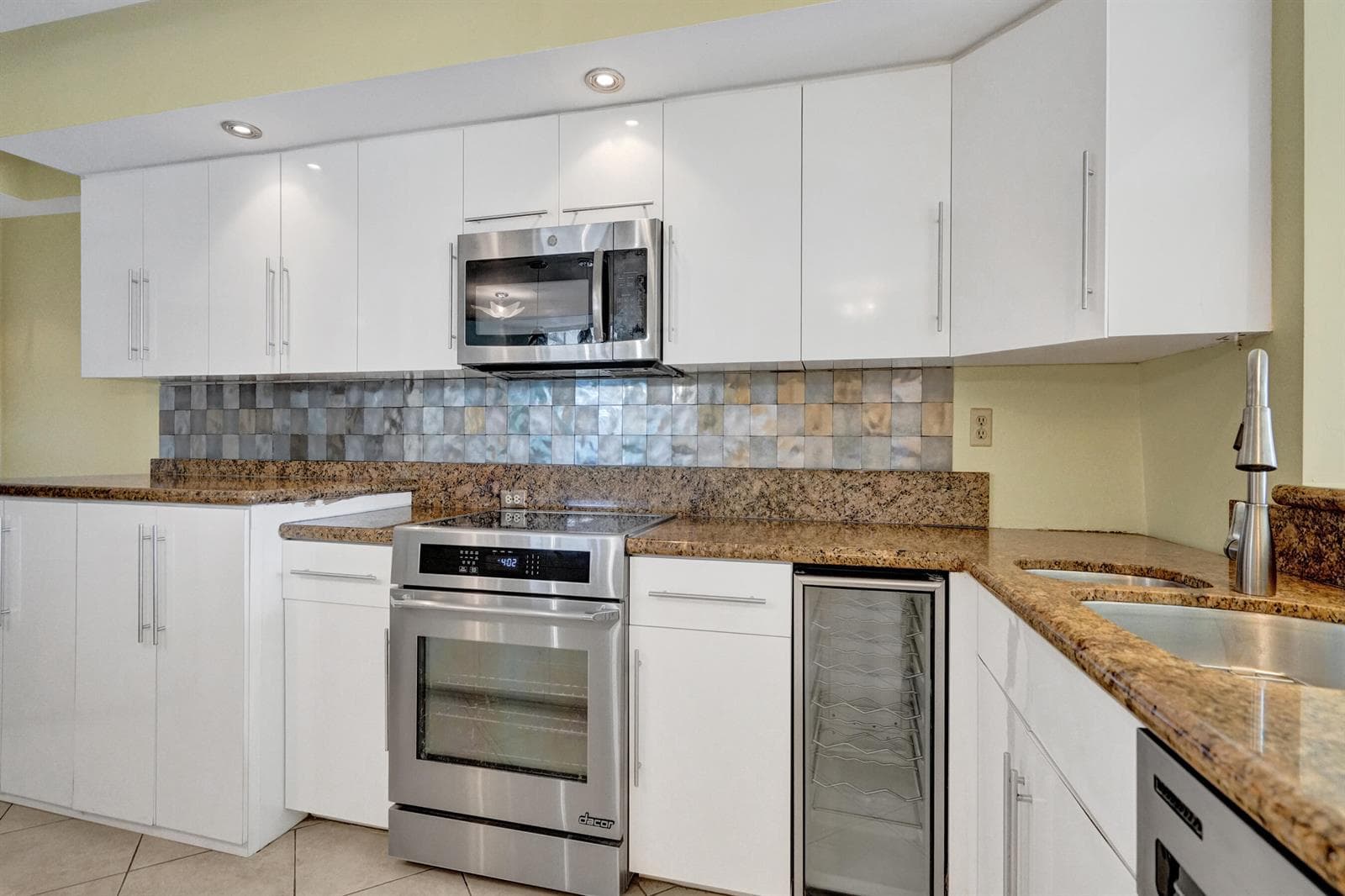 155 Isle Of Venice Drive 404 photo 14