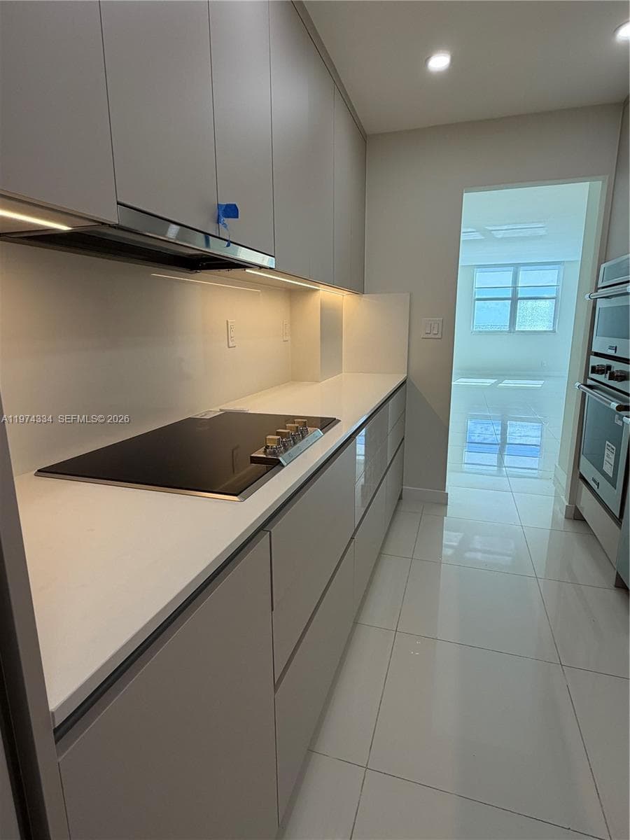 3001 S Ocean Dr 511 photo 6