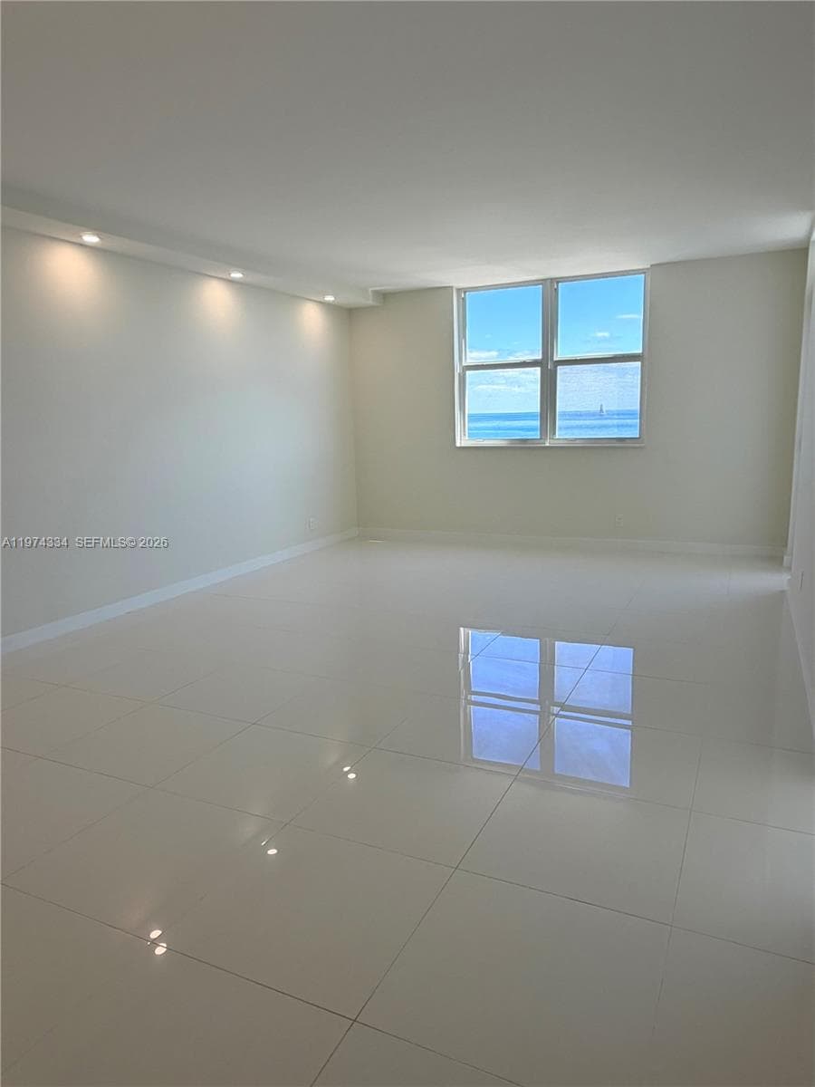 3001 S Ocean Dr 511 photo 9