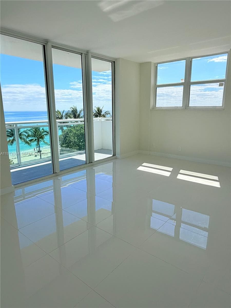 3001 S Ocean Dr 511 photo 14