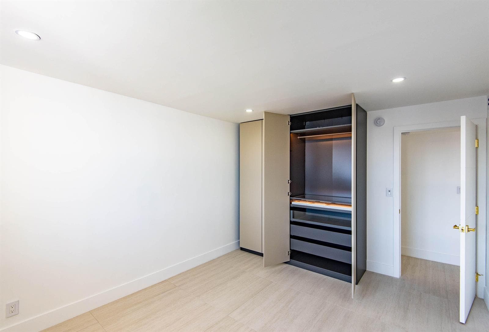 5200 N Ocean Boulevard 1503 photo 17