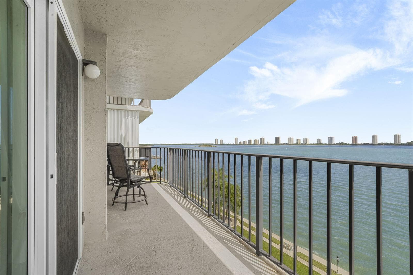 801 Lake Shore Drive 607 photo 22