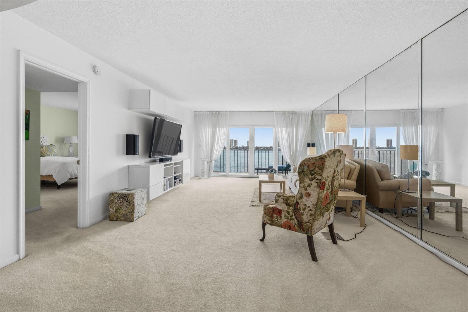801 Lake Shore Drive 607 photo 5