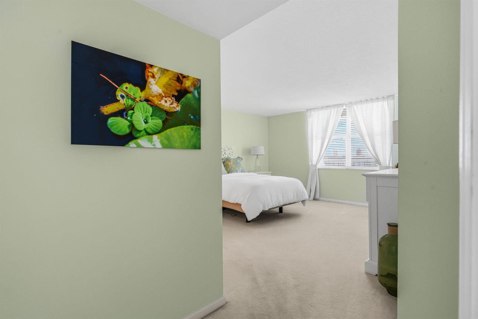 801 Lake Shore Drive 607 photo 10
