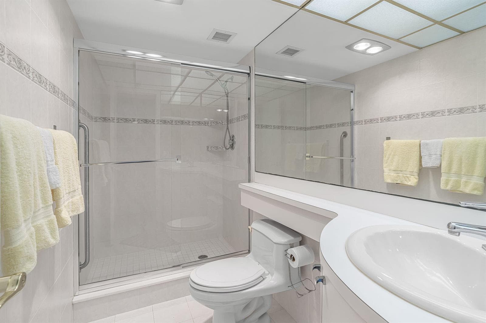 801 Lake Shore Drive 607 photo 19
