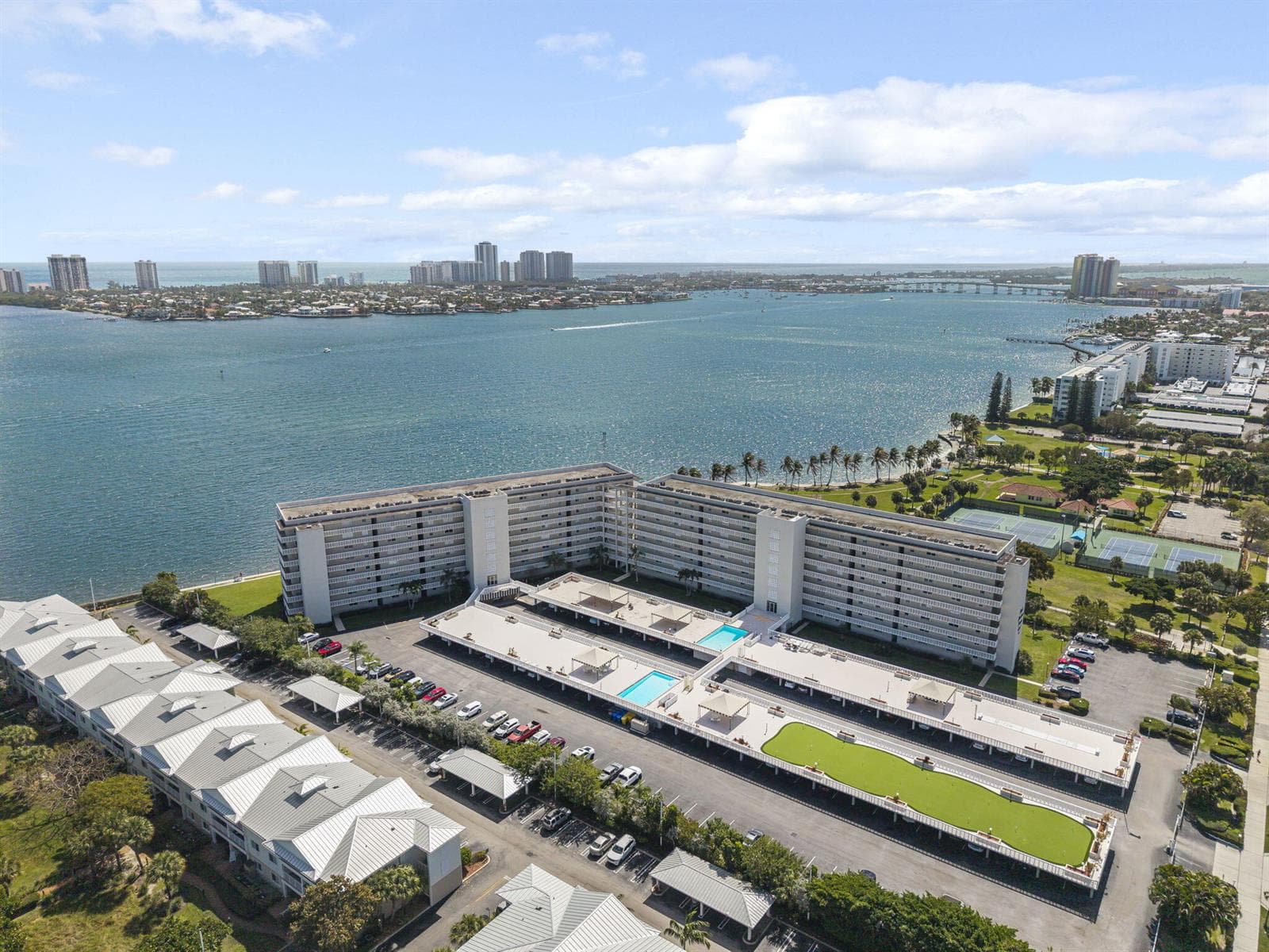801 Lake Shore Drive 607 photo 25
