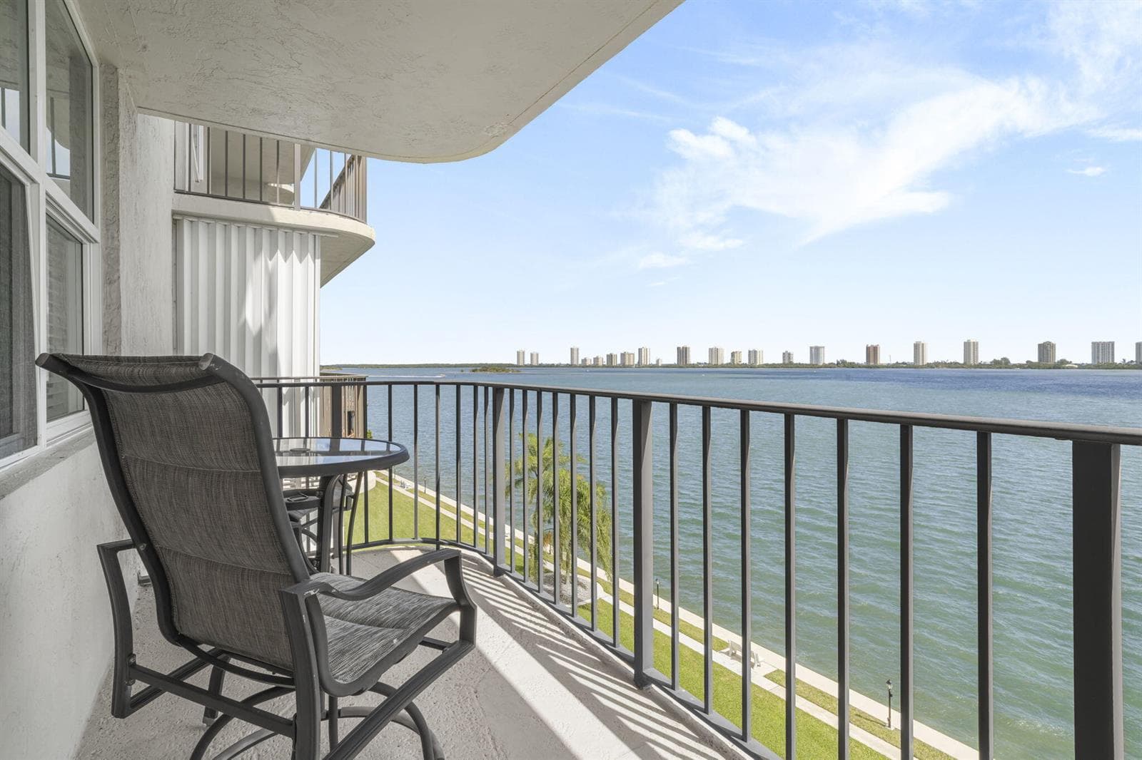 801 Lake Shore Drive 607 photo 21