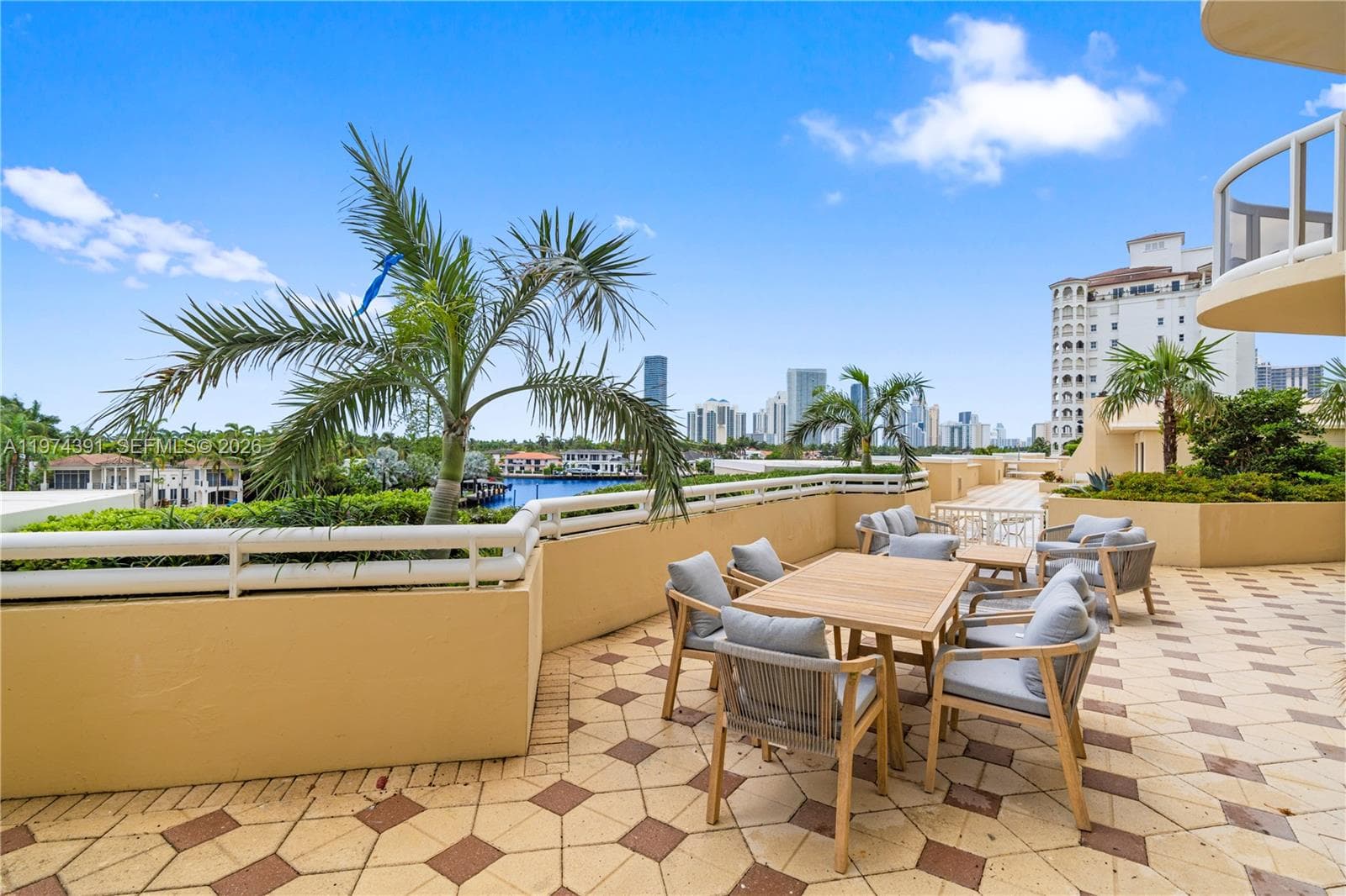 20191 Country Club Dr 407 photo 6
