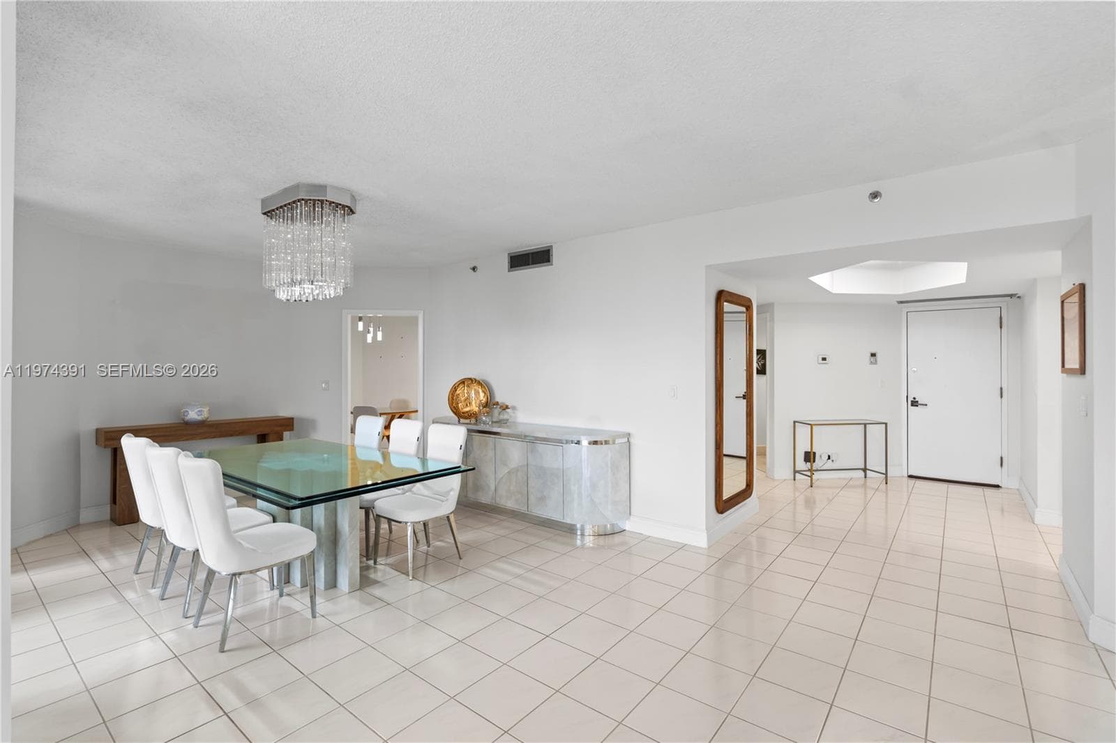20191 Country Club Dr 407 photo 15