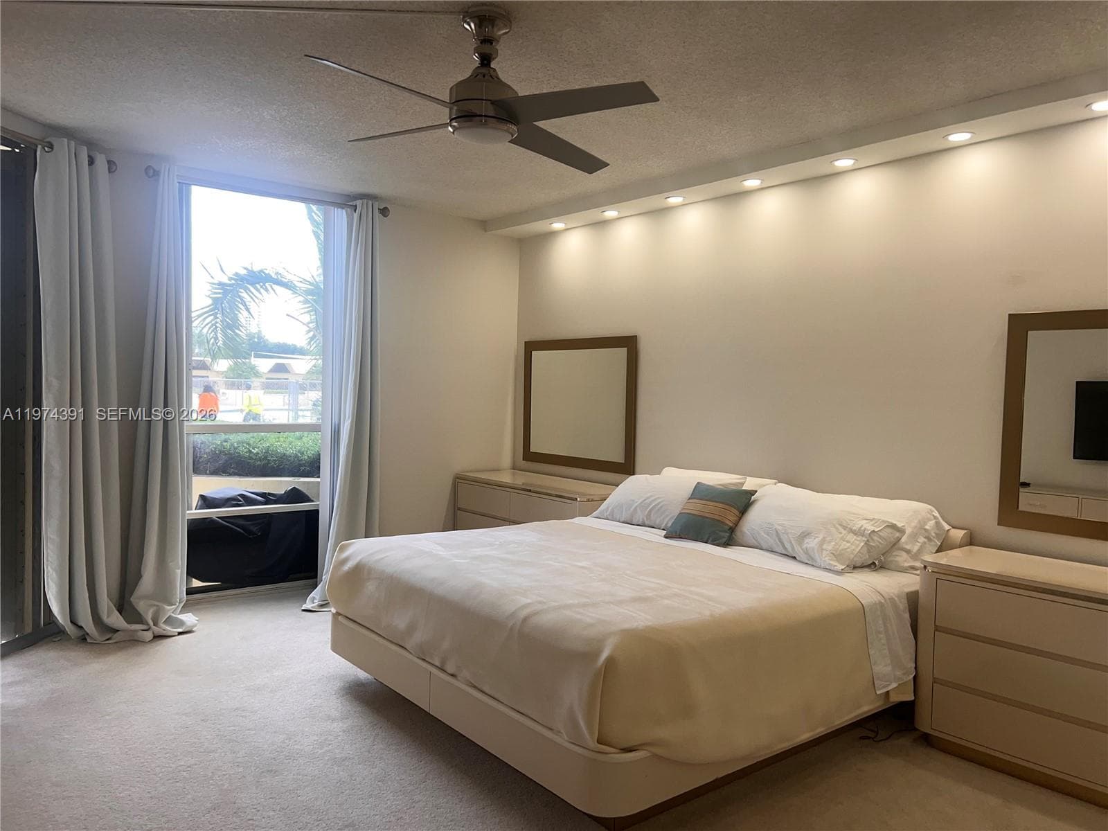 20191 Country Club Dr 407 photo 19