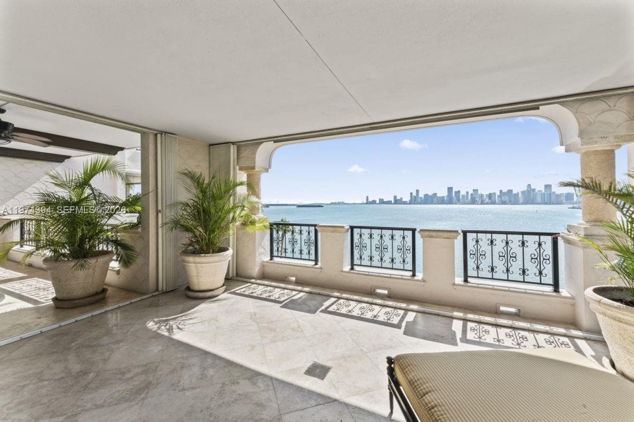 5266 Fisher Island Dr 5266 photo 10