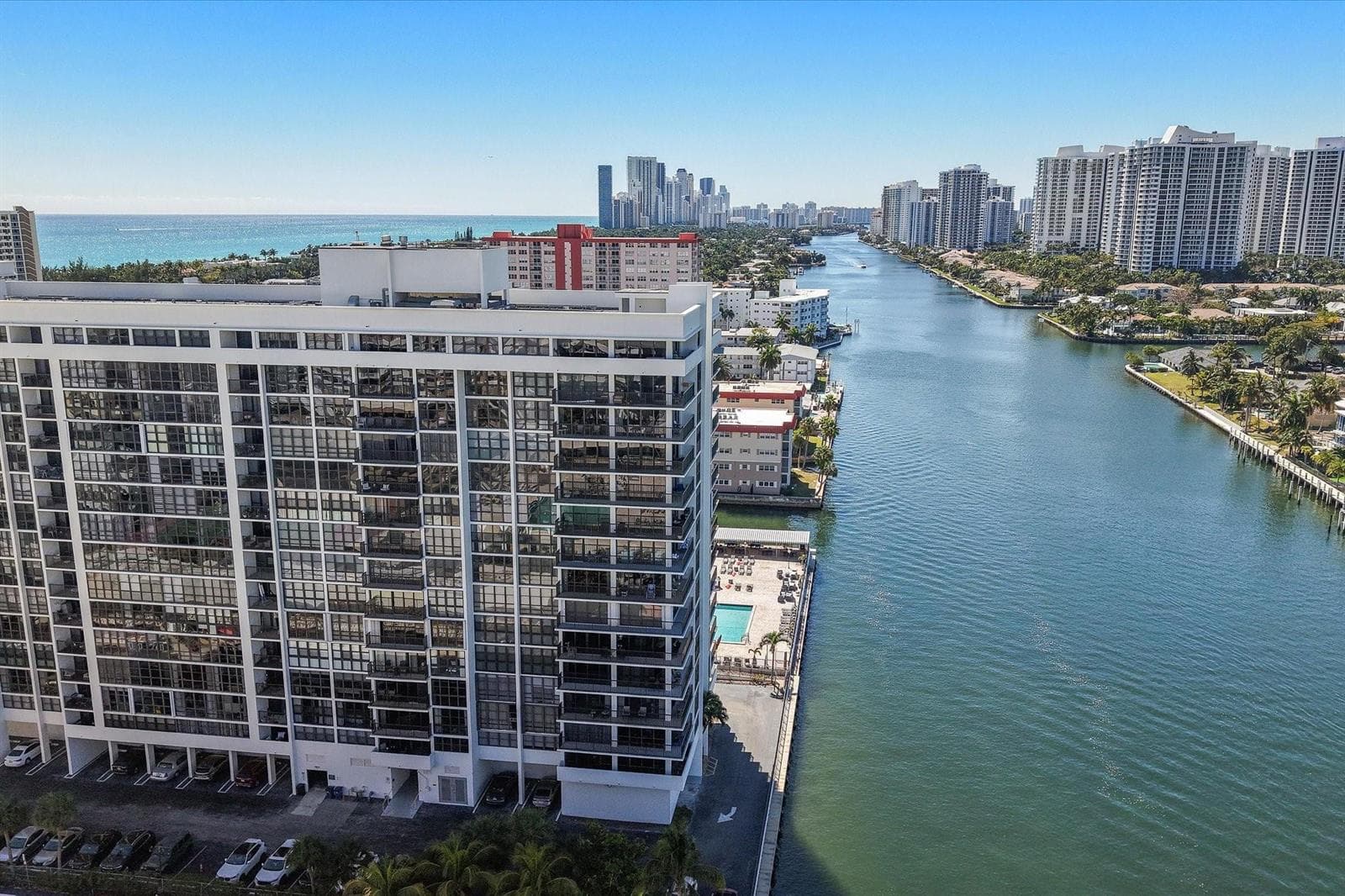 2017 S Ocean Drive Ph1 photo 2