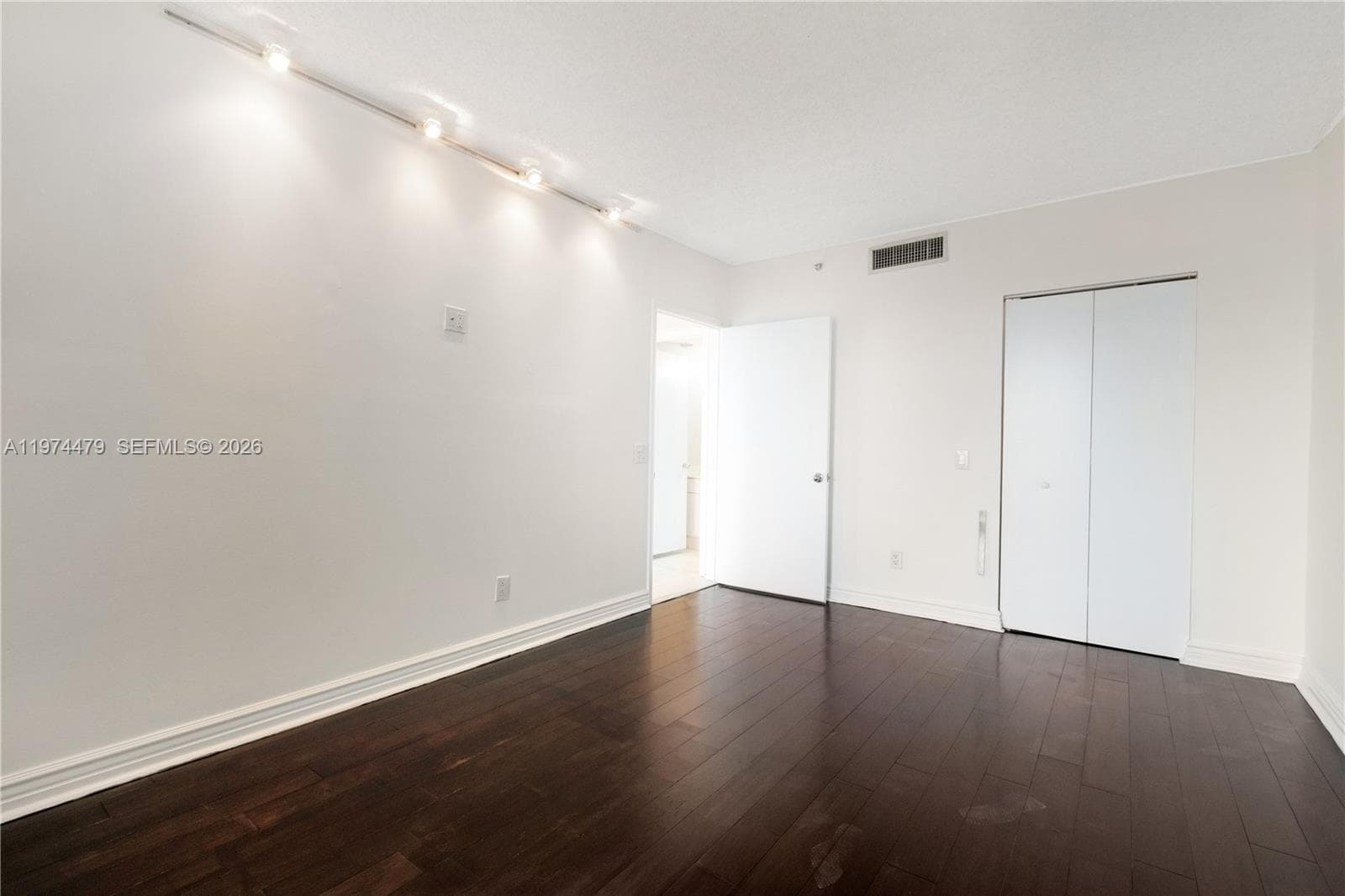 1510 photo 23
