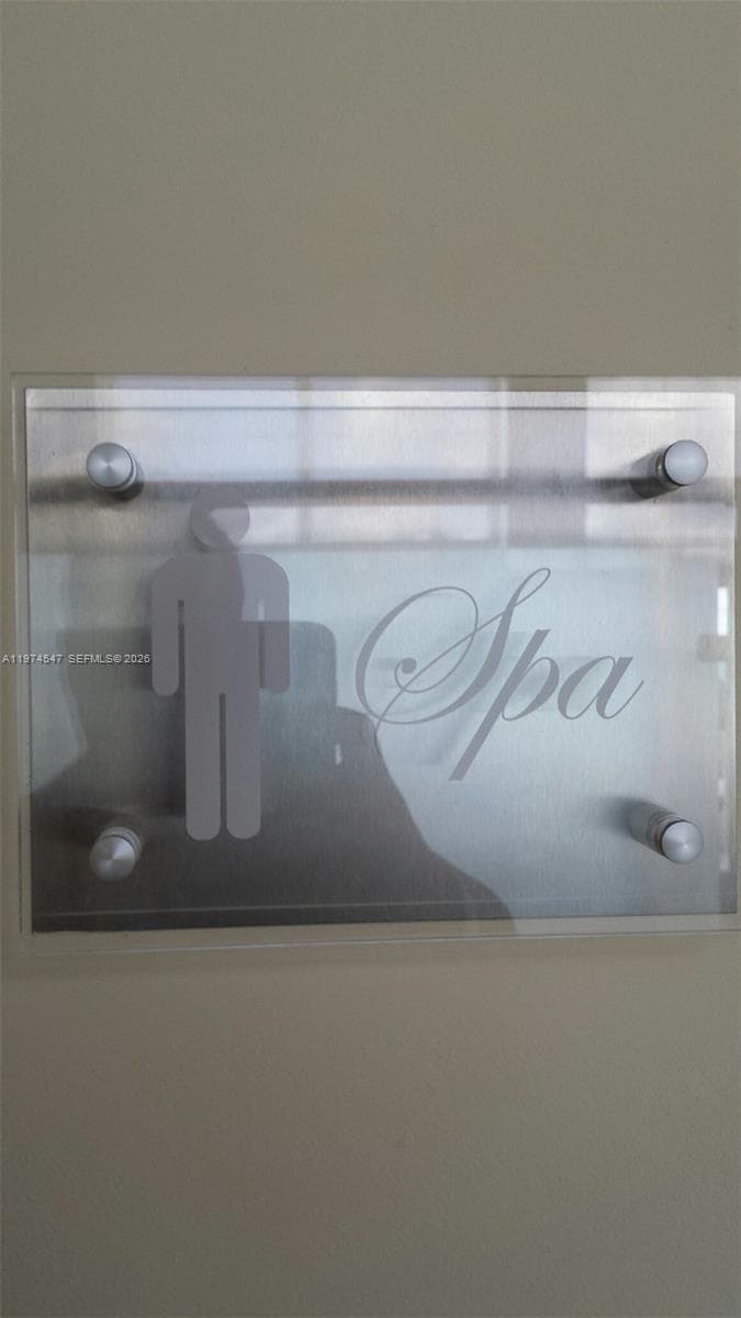 4779 Collins Ave AVL06/1 3504 photo 24