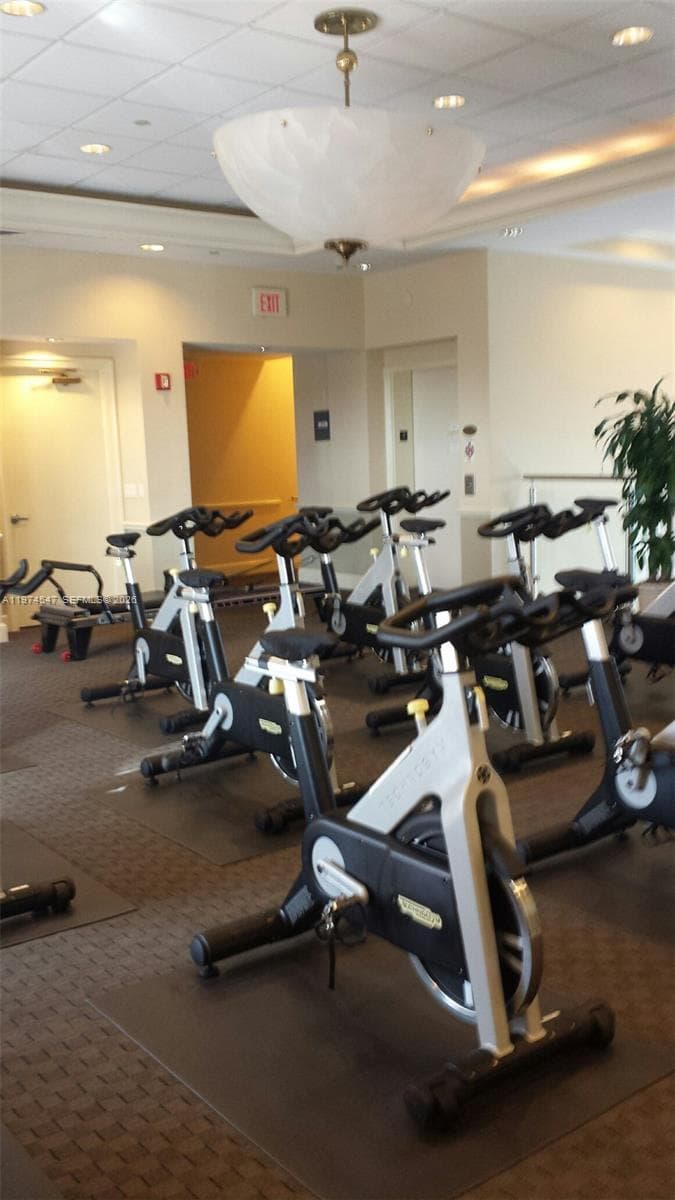 4779 Collins Ave AVL06/1 3504 photo 25