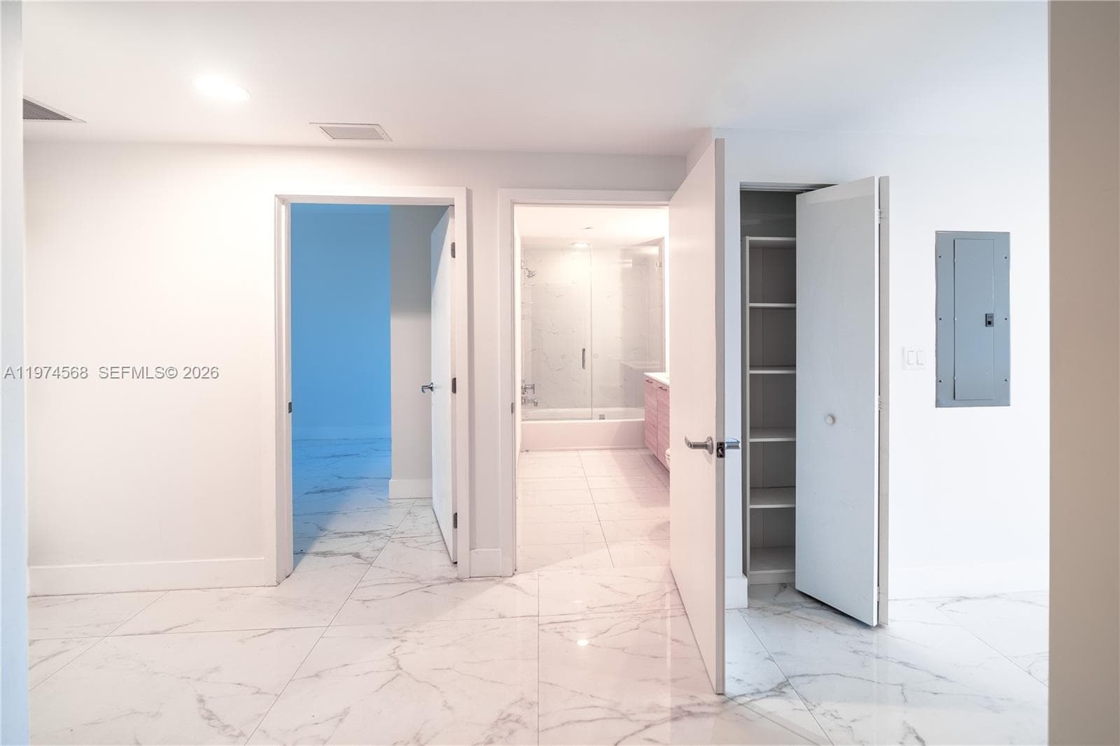 16385 Biscayne Blvd 417 photo 12