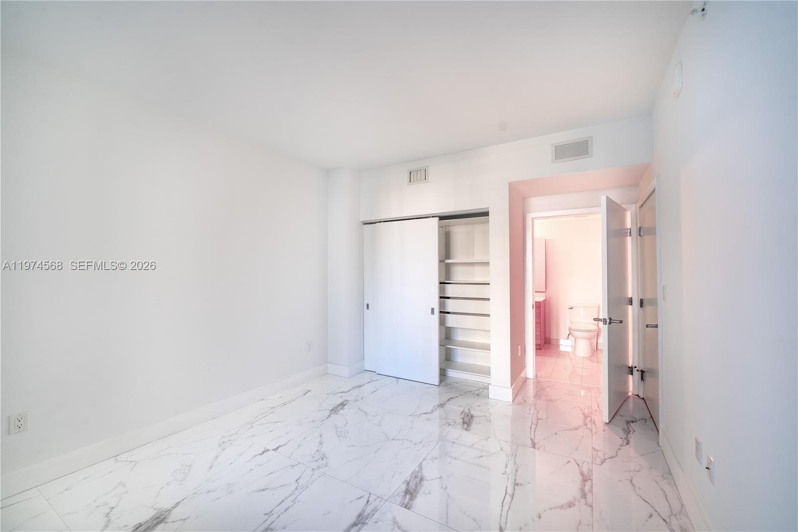 16385 Biscayne Blvd 417 photo 9