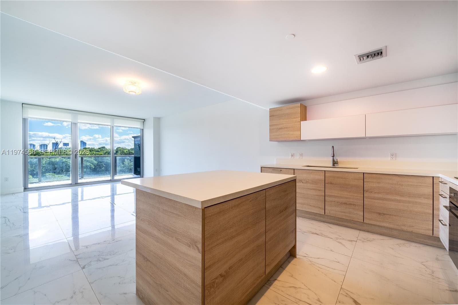 16385 Biscayne Blvd 417 photo 15