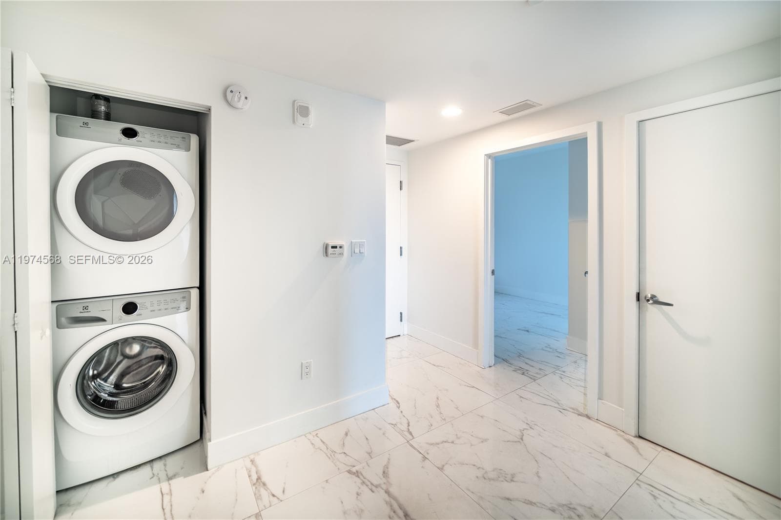 16385 Biscayne Blvd 417 photo 19