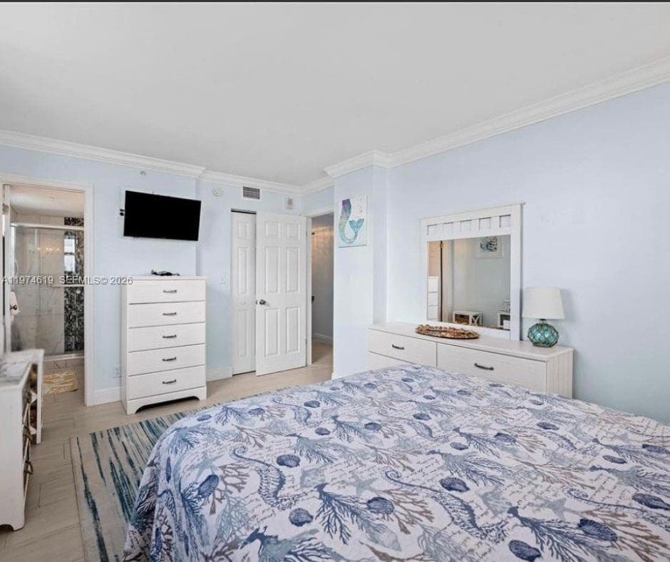 1505 N Riverside Dr 505 photo 9