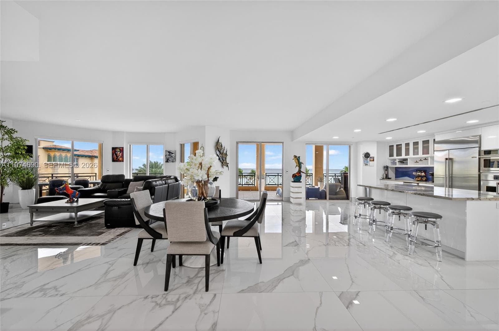 3415 N Ocean Dr 401 photo 11
