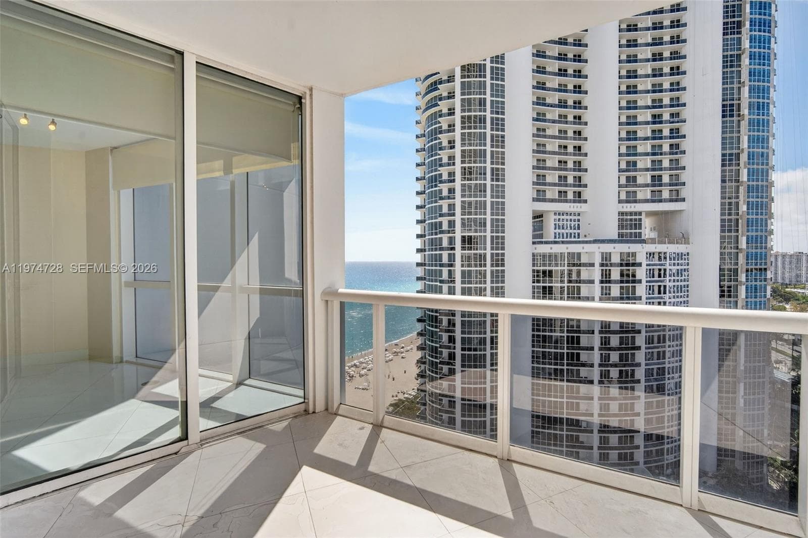 18201 Collins Ave 2008 photo 2