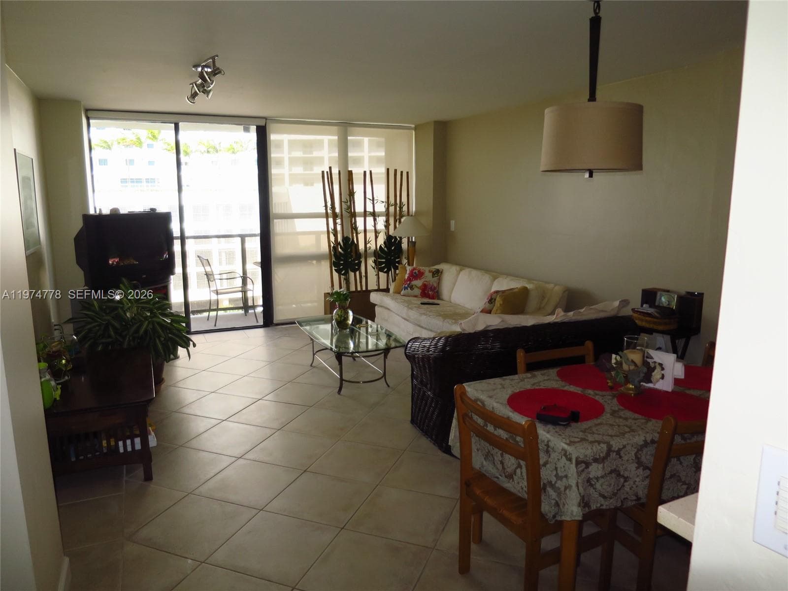 600 NE 36th St 619 photo 13