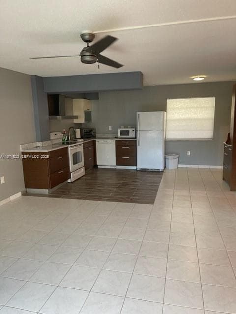 220 Kings Point Dr 103 photo 2