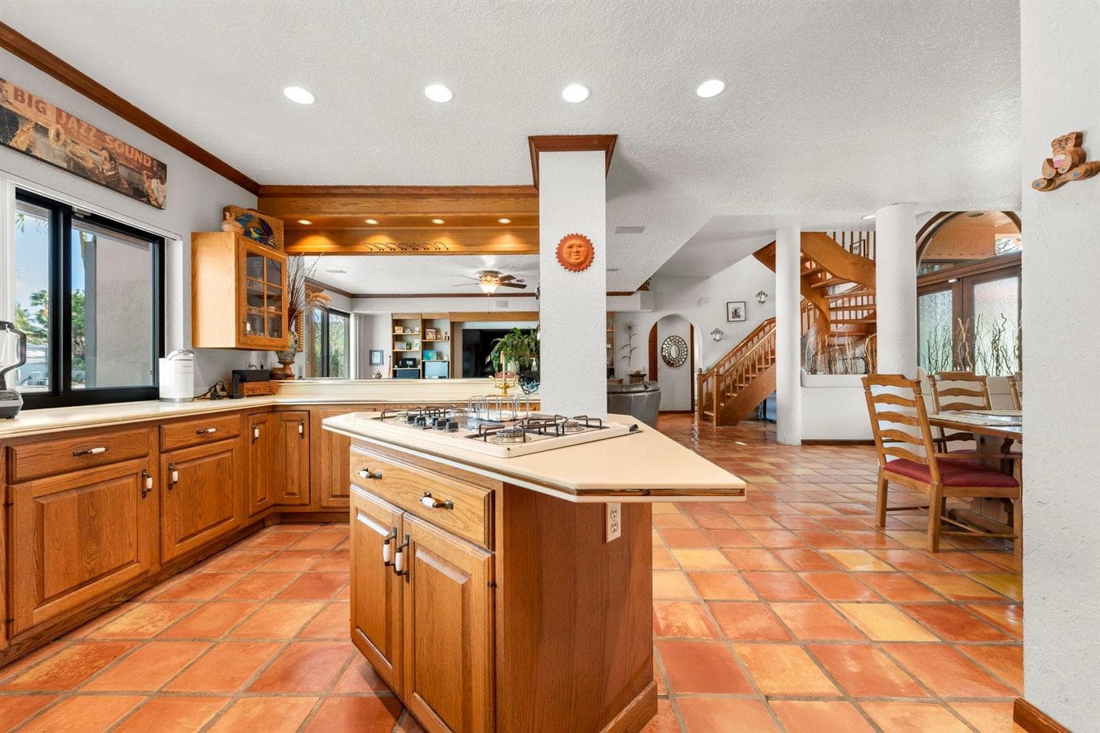 2865 NE 19th Street photo 12