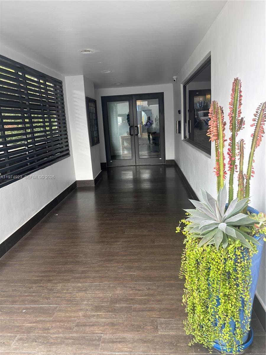 5845 Collins Ave 106 photo 9