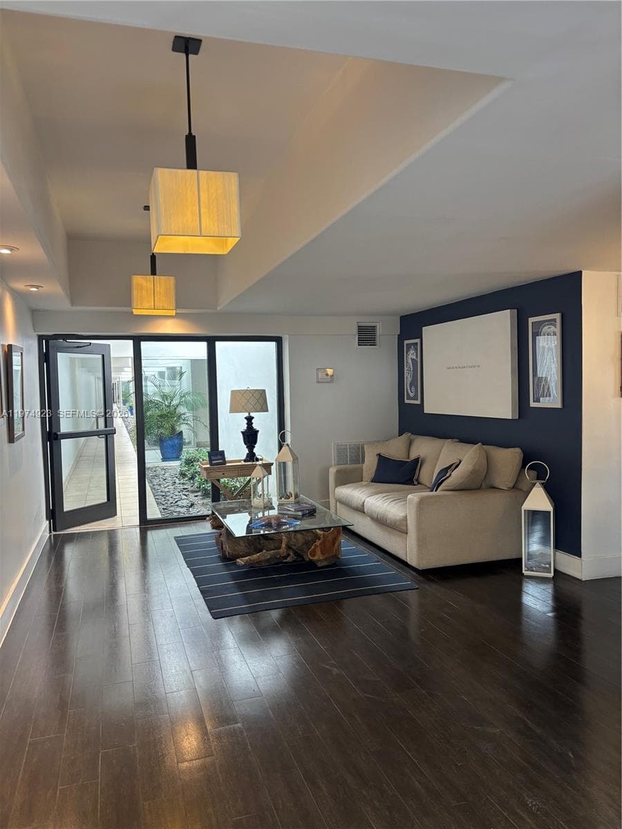 5845 Collins Ave 106 photo 14