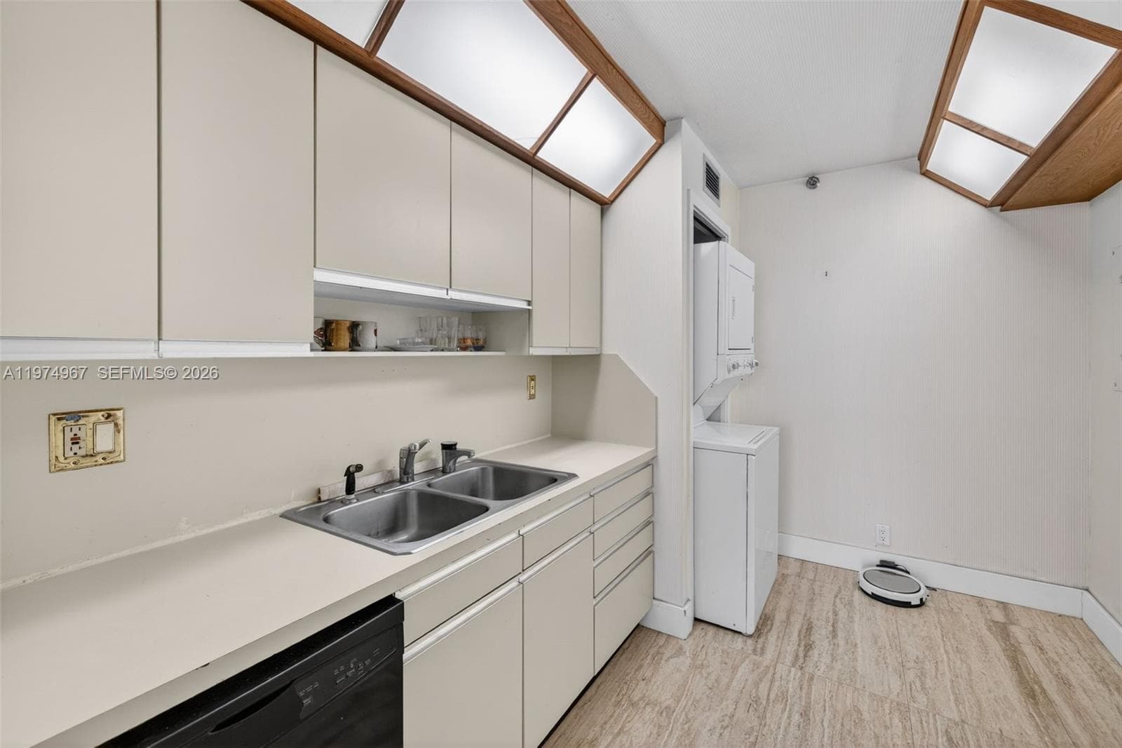 19355 Turnberry Way 17C photo 23