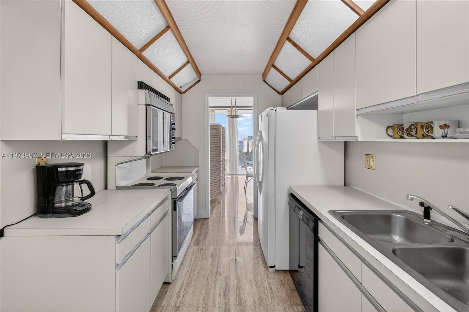 19355 Turnberry Way 17C photo 25