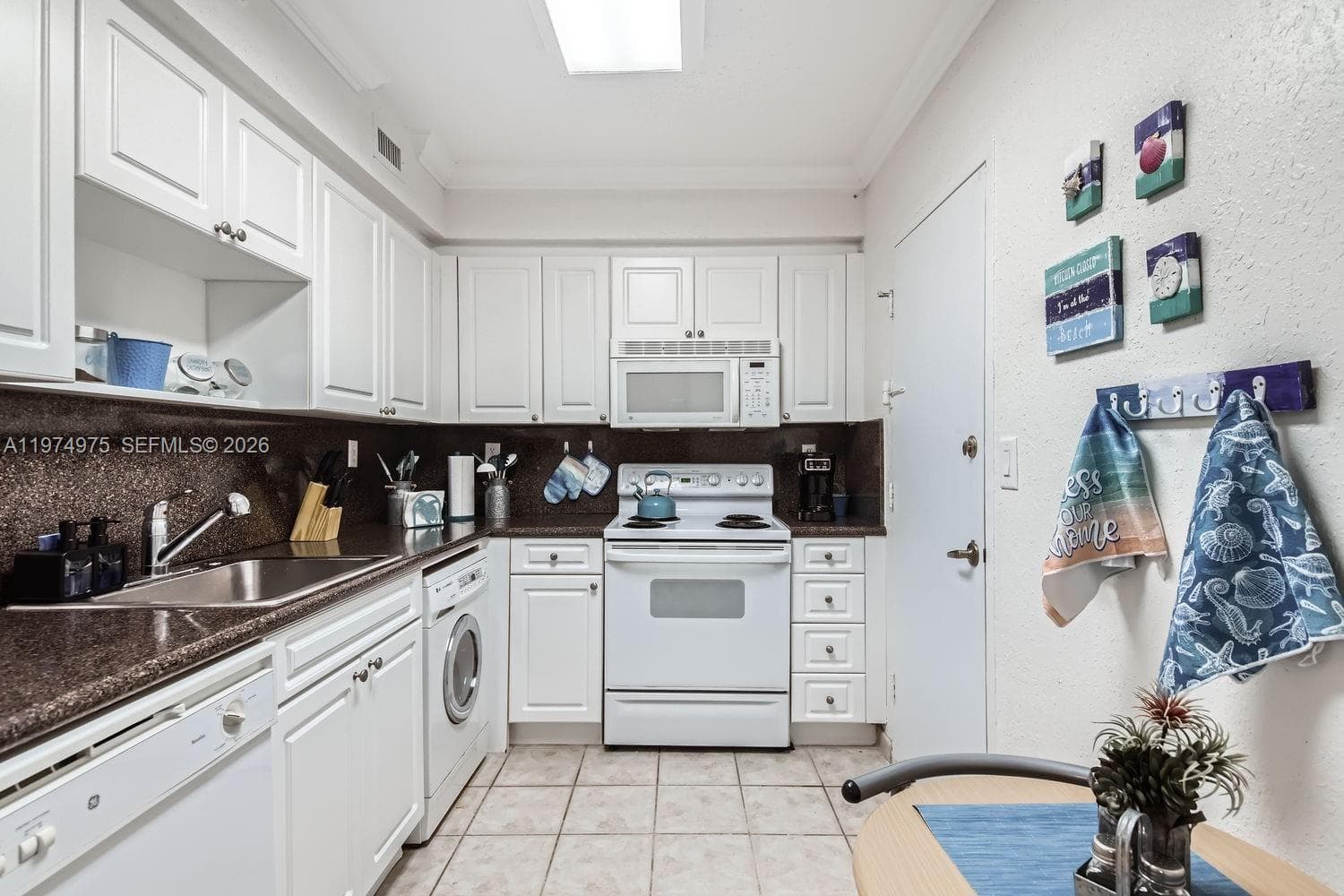 2501 S Ocean Dr 633 (AVAILABLE NOW) photo 4