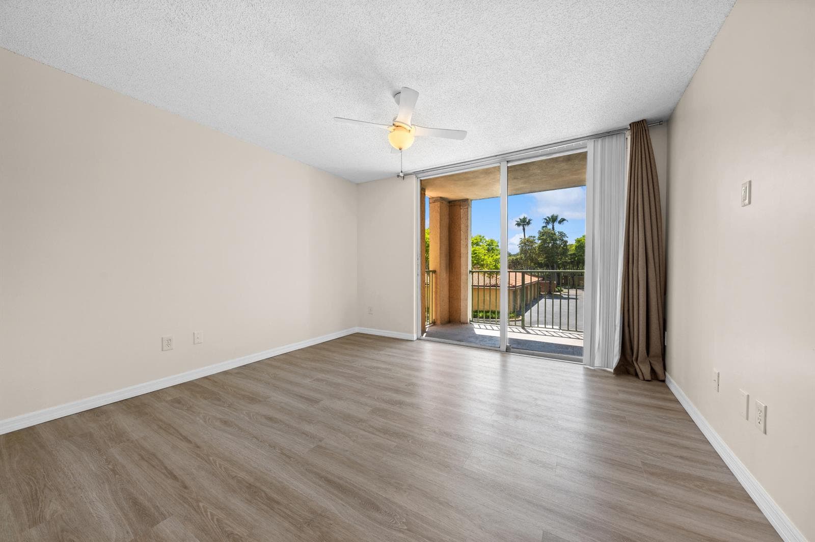 117 Yacht Club Way 205 photo 2