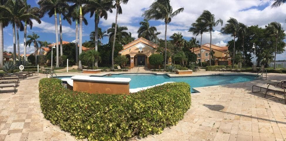 117 Yacht Club Way 205 photo 13