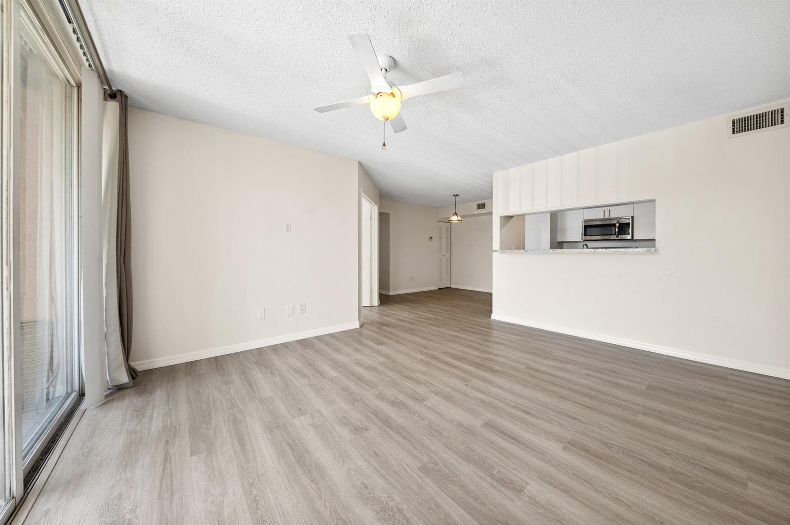117 Yacht Club Way 205 photo 3