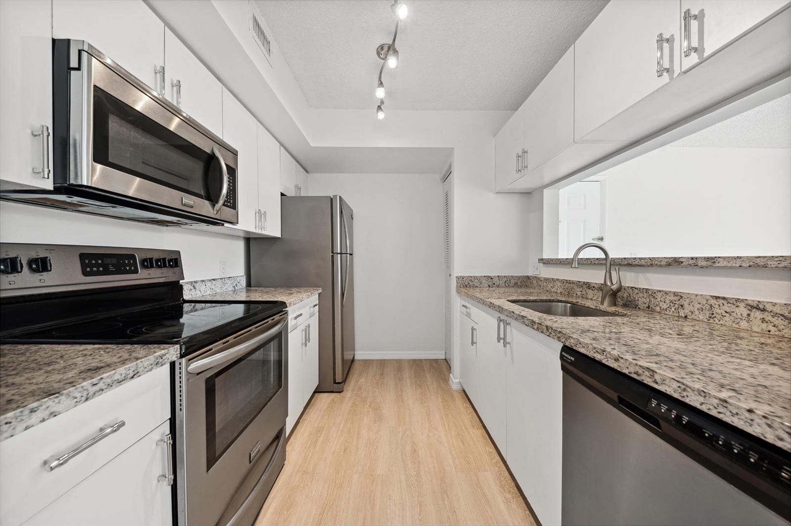 117 Yacht Club Way 205 photo 1