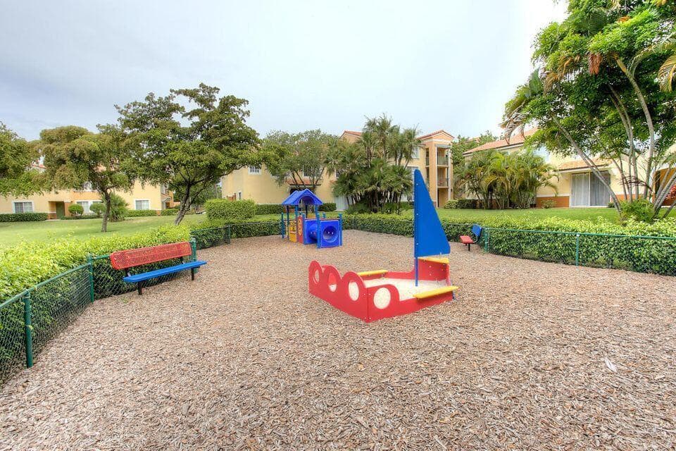 117 Yacht Club Way 205 photo 24