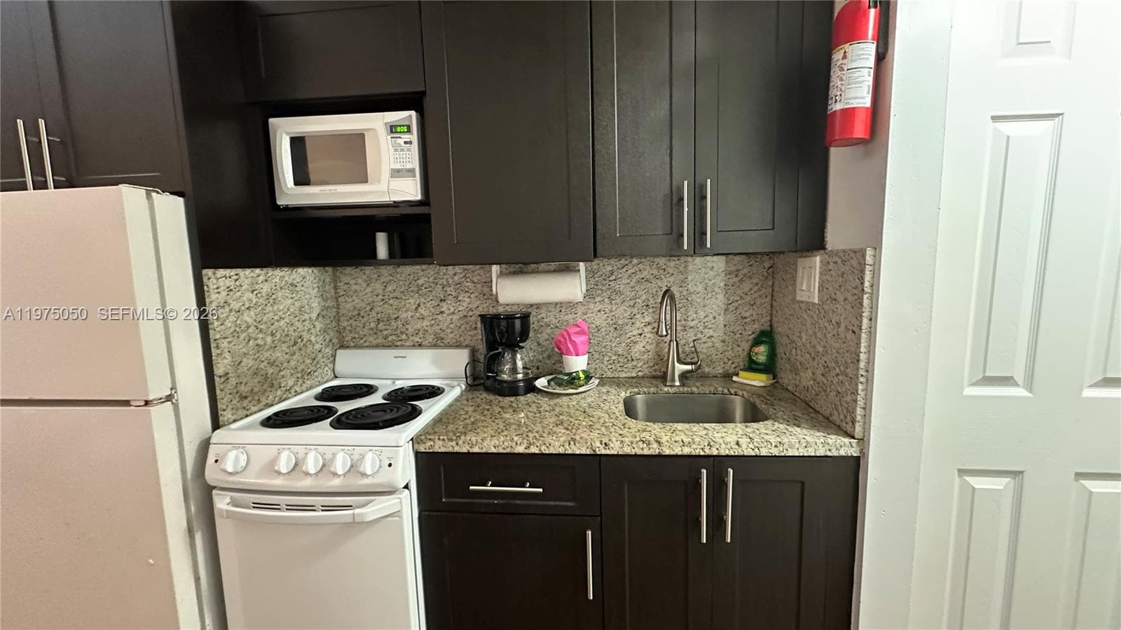 19201 Collins Ave 1029 photo 2